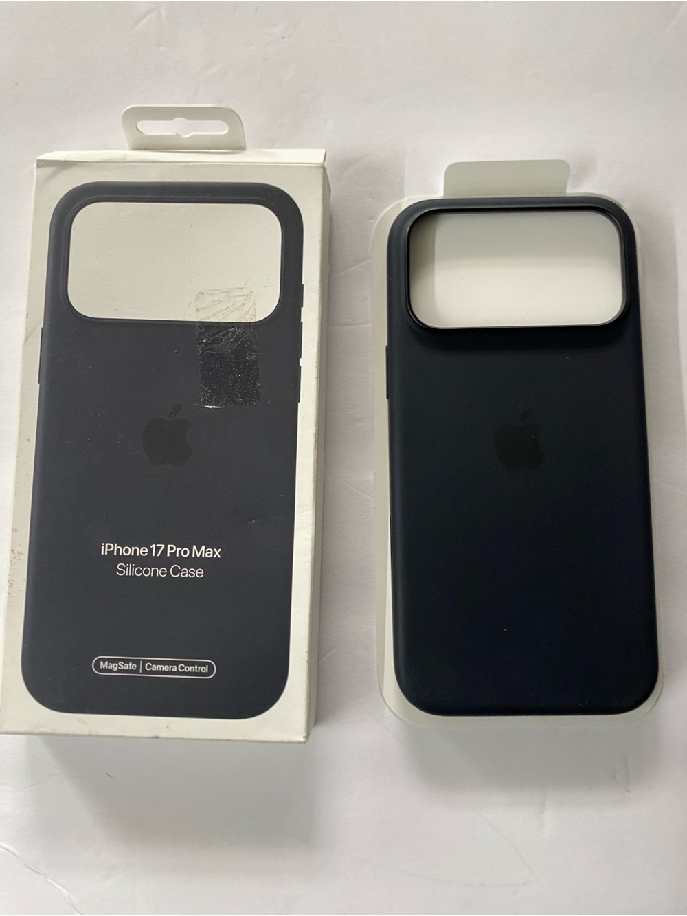 Original Apple Silicone Case for iPhone 17 Pro Max with MagSafe – BLACK